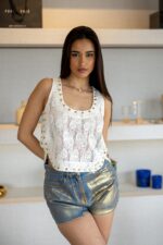 TOP DE RENDA COM TACHAS SAHOCO