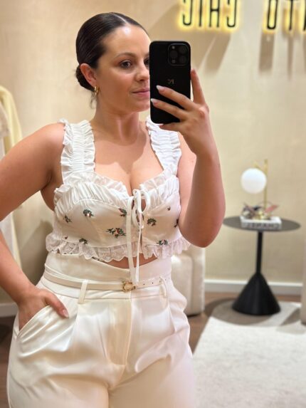 TOP CURTO BRANCO COM ESTAMPADO PONTO CHIC