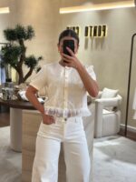 CASACO COM FLORES AMARELO PONTO CHIC