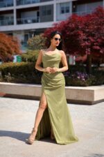 VESTIDO COMPRIDO VERDE AZEITONA PONTO CHIC - Image 2