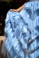 VESTIDO COMPRIDO AZUL COM FOLHOS NO SECRETS - Image 5