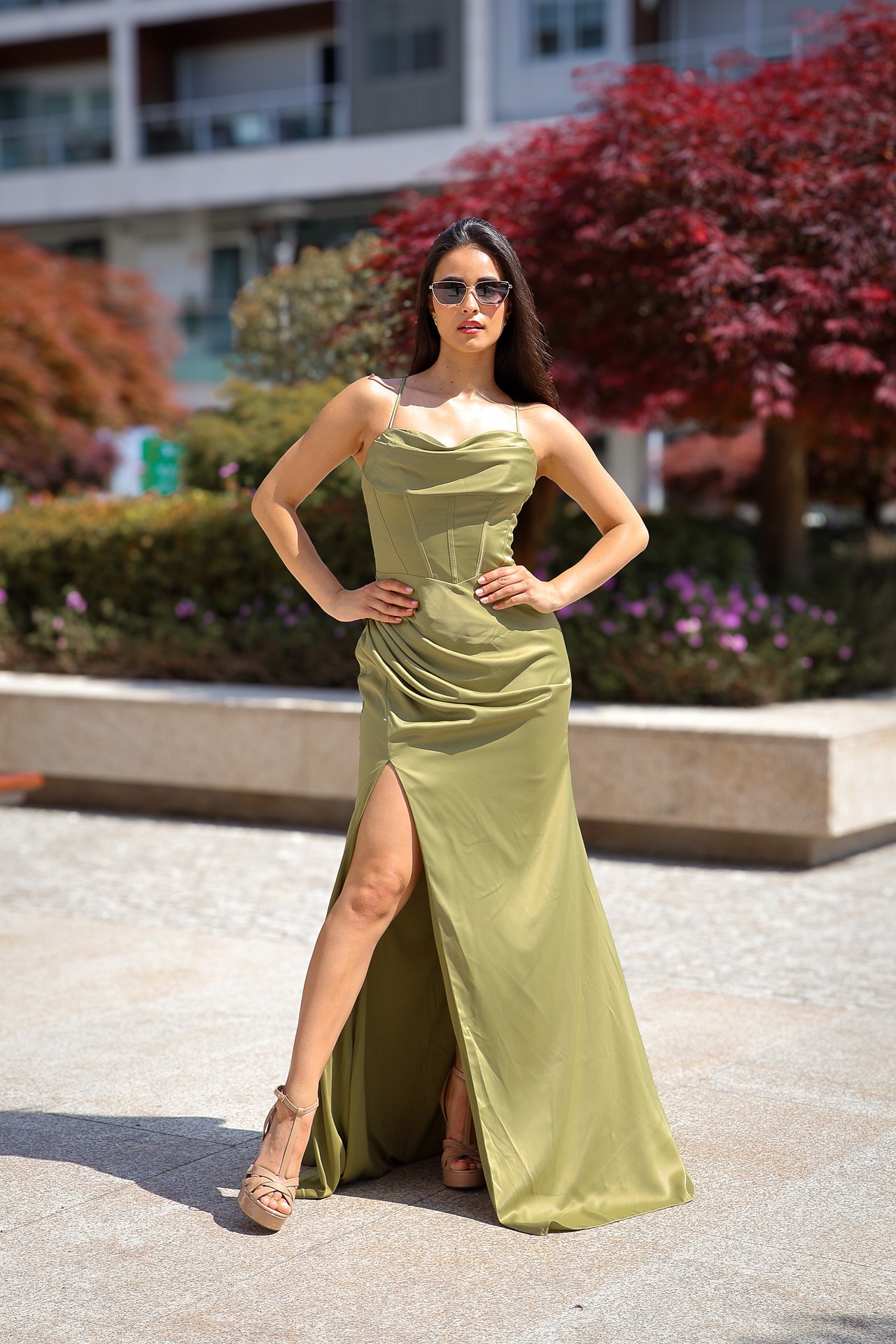 galleries_32610d33-f663-420f-b84c-4b94c68136ff_ddd0d7d0-08b7-446e-aa8a-68ae1c30dc3f_v2__thumb_l VESTIDO COMPRIDO VERDE AZEITONA PONTO CHIC - Image 1