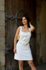 VESTIDO BRANCO COM DETALHES DOURADOS RINASCIMENTO - Image 3