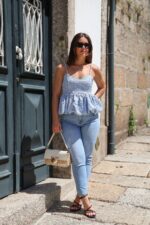 CALÇA  DE GANGA MOM JEANS PONTO CHIC
