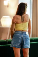 TOP AMARELO COM ALÇA FINA PONTO CHIC - Image 4