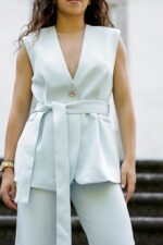 CONJUNTO AZUL COLETE E PANTALONA PONTO CHIC - Image 6