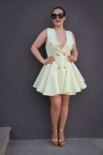 VESTIDO AMARELO COM GODÉS PONTO CHIC