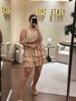 VESTIDO NUDE CURTO COM FOLHOS PONTO CHIC - Image 4
