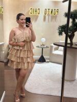 VESTIDO NUDE CURTO COM FOLHOS PONTO CHIC - Image 3