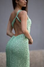 VESTIDO VERDE COMPRIDO LANTEJOULAS PONTO CHIC - Image 9