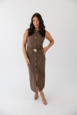 VESTIDO CASTANHO COM FIVELA PONTO CHIC