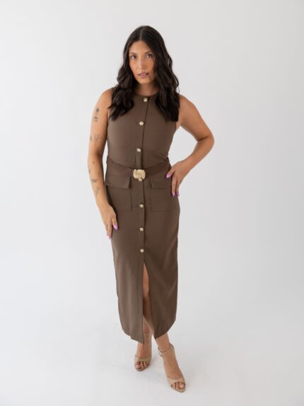 VESTIDO CASTANHO COM FIVELA PONTO CHIC