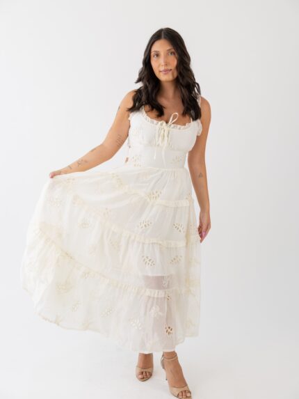 VESTIDO CREME COM BORDADOS PONTO CHIC