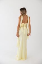 VESTIDO COMPRIDO AMARELO COM FLOR PONTO CHIC - Image 7