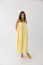 VESTIDO AMARELO COM PREGAS NO DECOTE PONTO CHIC - Image 6