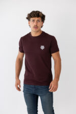 T-SHIRT BORDO COM ESTAMPADO LEÃO ANTONY MORATO