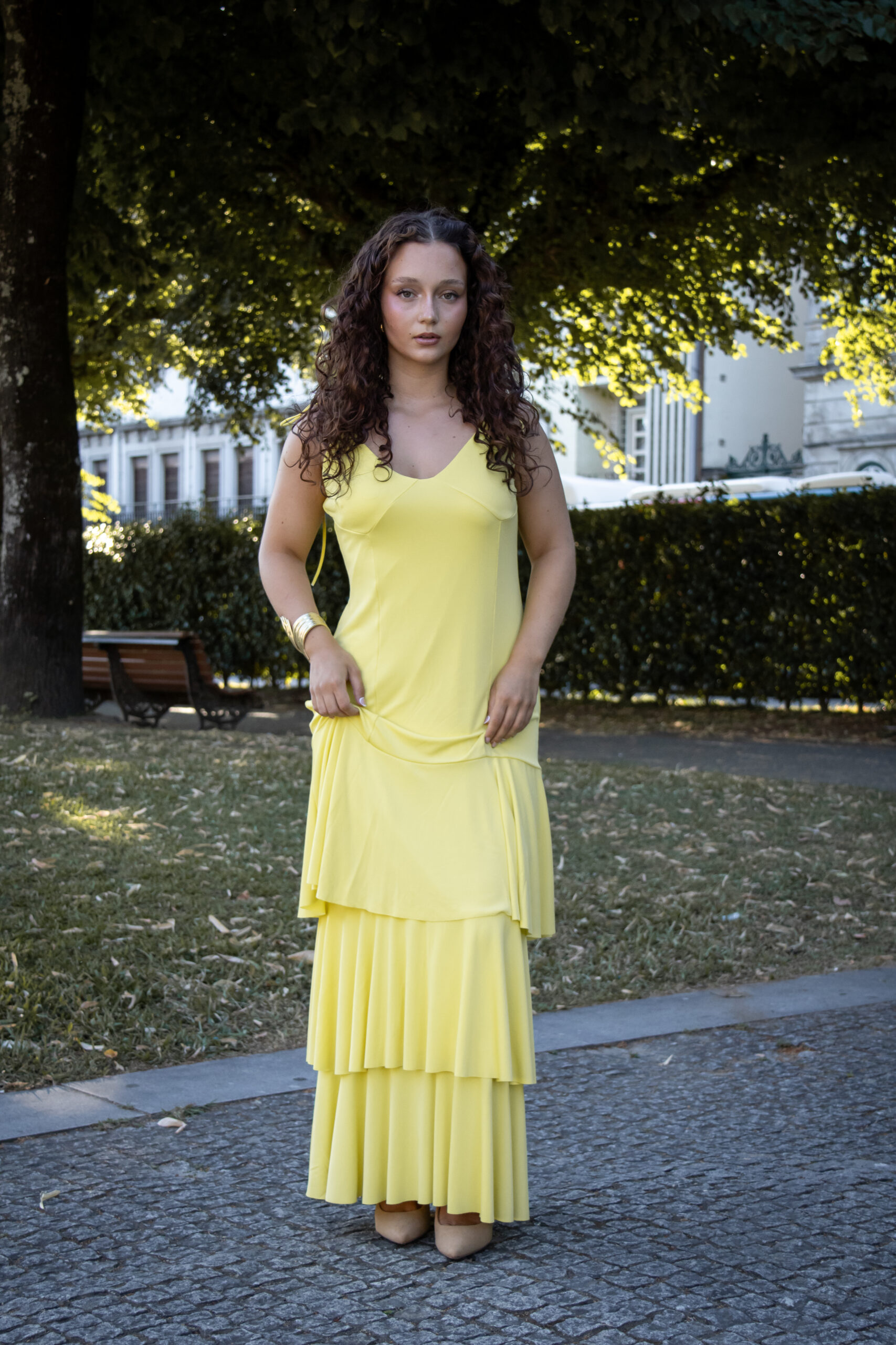 IMG_5803 VESTIDO COMPRIDO AMARELO COM FOLHOS PONTO CHIC - Image 1