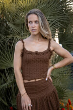 CONJUNTO MINI SAIA E TOP CASTANHO PONTO CHIC - Image 2