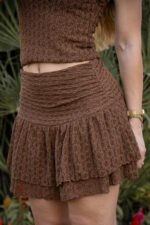 CONJUNTO MINI SAIA E TOP CASTANHO PONTO CHIC - Image 3