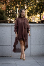 VESTIDO CURTO CASTANHO ASSIMÉTRICO PONTO CHIC