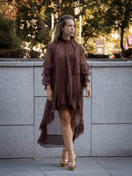 VESTIDO CURTO CASTANHO ASSIMÉTRICO PONTO CHIC