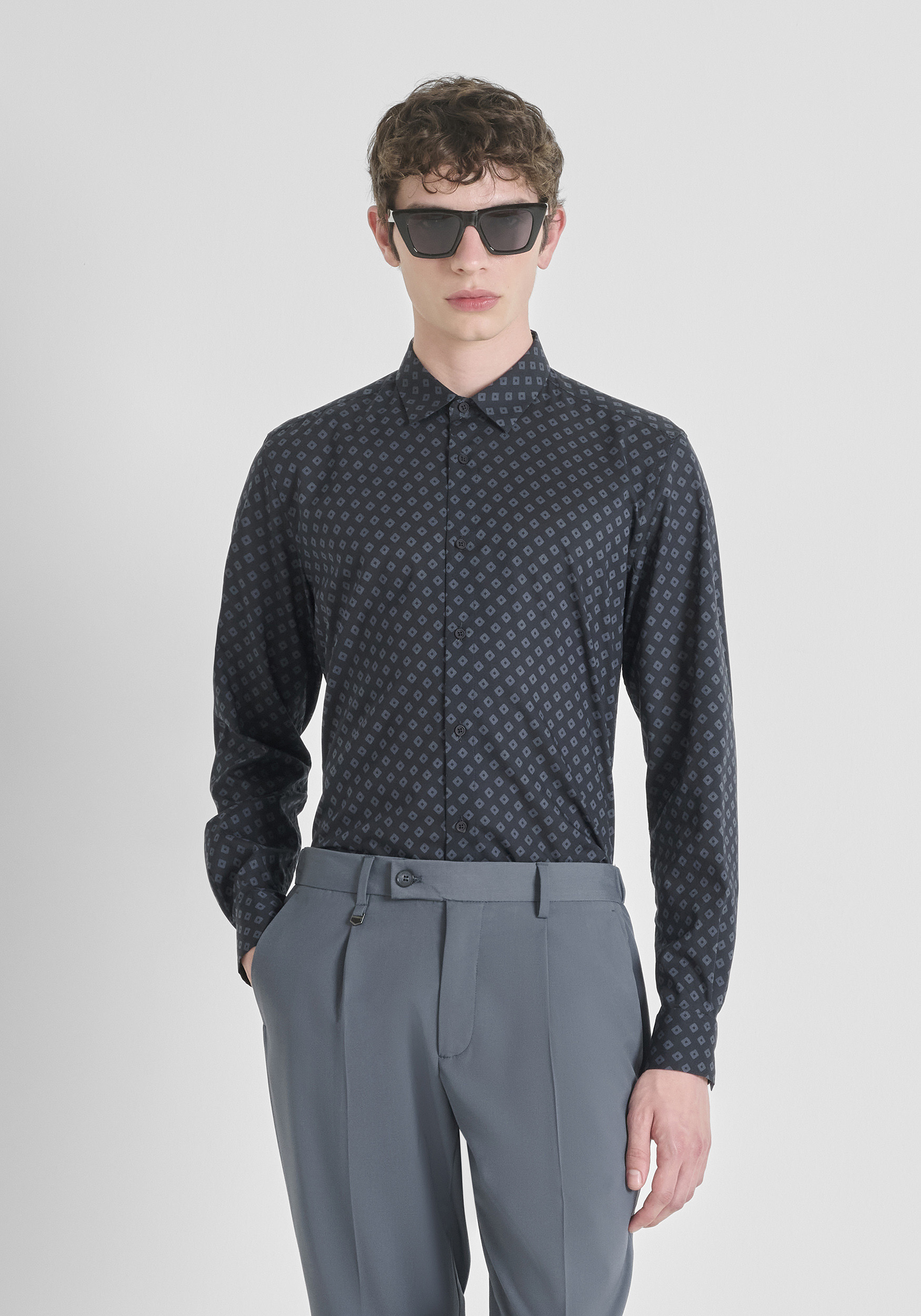MMSL00614-FA430653-7139_04 CAMISA ESTAMPADO AZUL ANTONY MORATO - Image 1