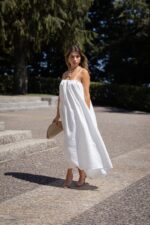 VESTIDO BRANCO FLUÍDO COM PREGAS PONTO CHIC