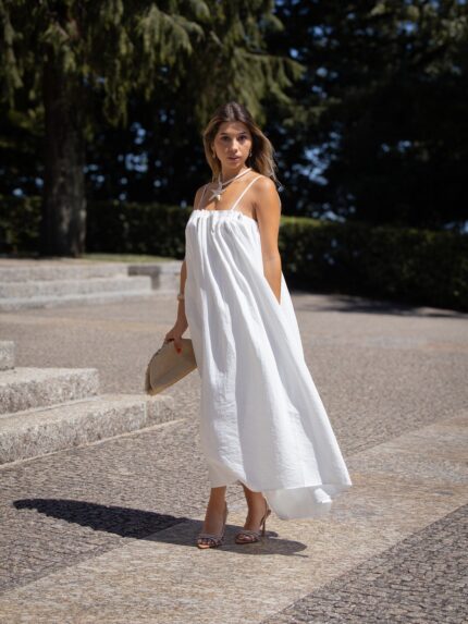 VESTIDO BRANCO FLUÍDO COM PREGAS PONTO CHIC