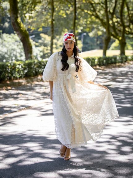 VESTIDO CAMSIEIRO BEGE EM TULE PONTO CHIC