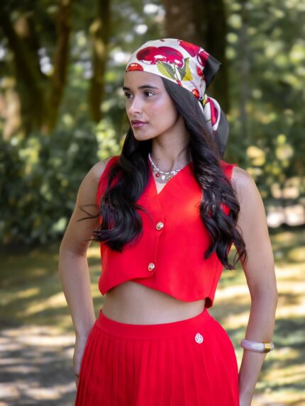 TOP VERMELHO COM BOTÕES DOURADOS SAHOCO