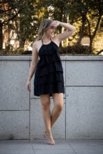 VESTIDO PRETO COM FOLHOS PONTO CHIC