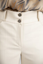 CALÇA BEGE COM BOTÕES DOURADOS SILVINA CAMPOS - Image 3