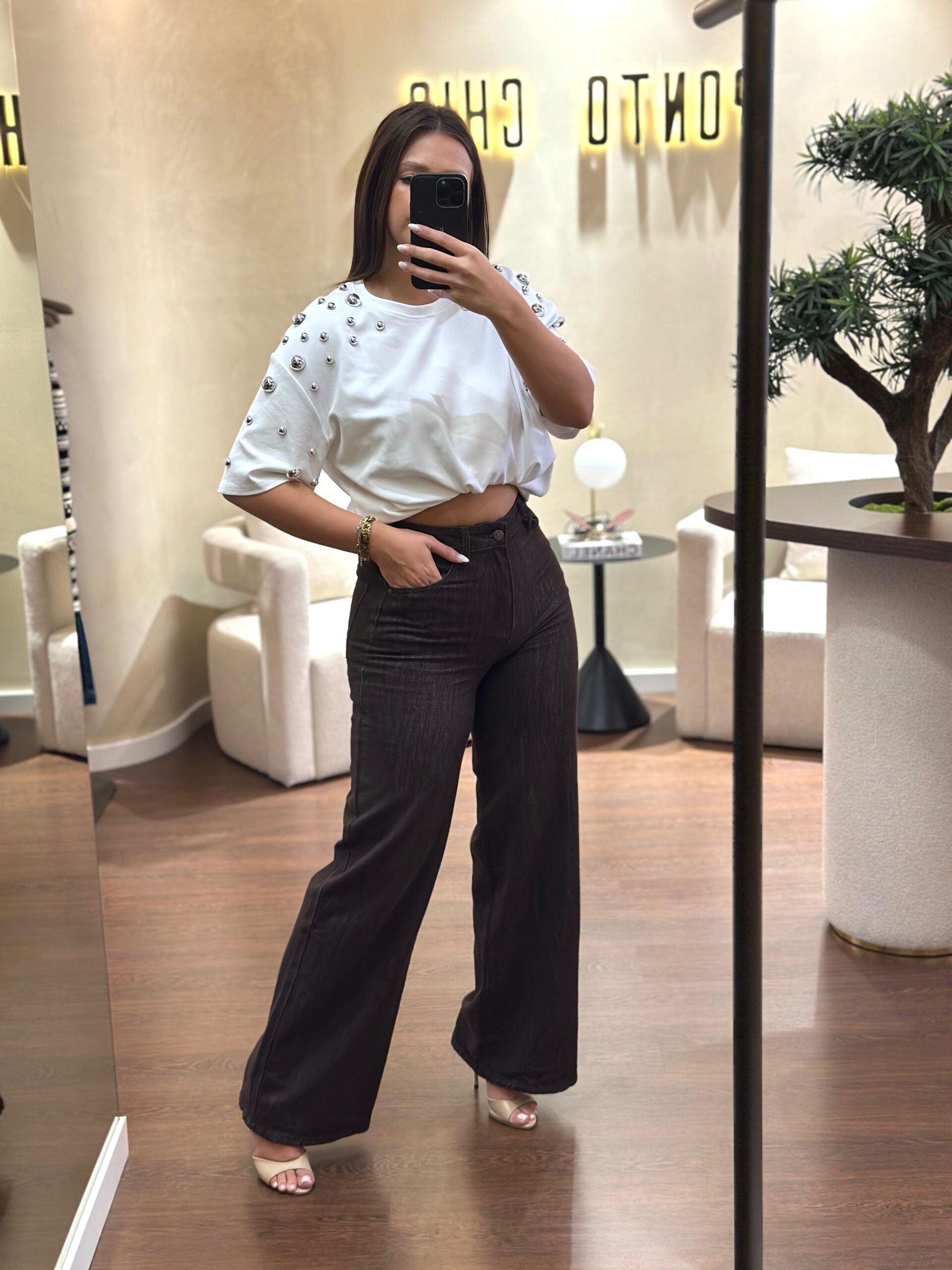 3319a473-80da-4cfd-9097-586cbf22f5bb CALÇA WIDE LEG DENIM CASTANHO PONTO CHIC - Image 1