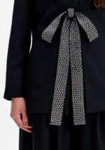 BLAZER PRETO COM DETALHE DE BRILHOS LANÇA PERFUME - Image 2