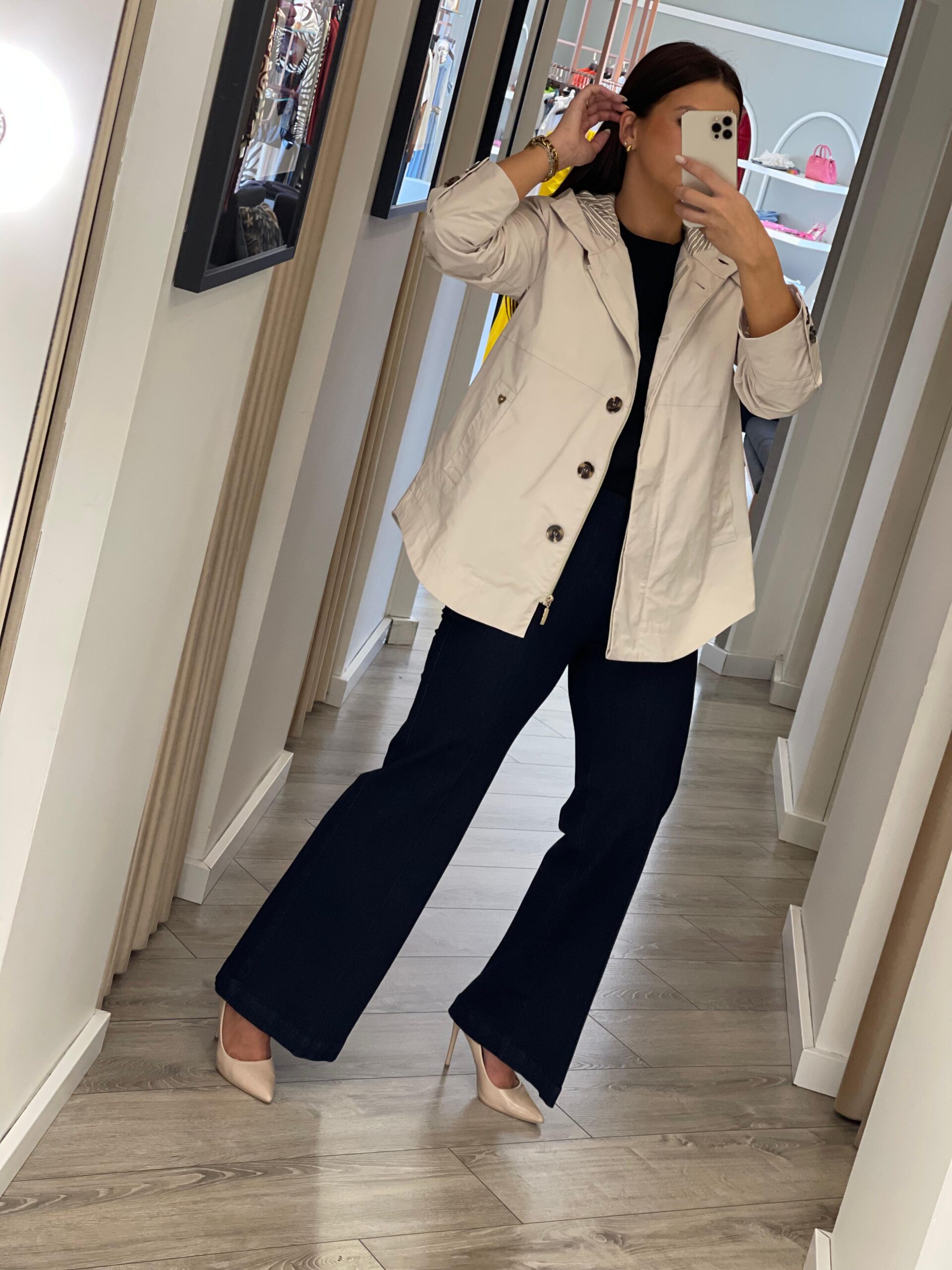 eb2f2704-f810-48ce-99dd-660464252763 PARKA BEGE COM CAPUZ SILVINA CAMPOS - Image 1