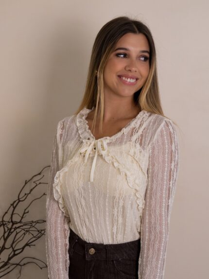 TOP RENDA CREME COM CARDIGAN PONTO CHIC