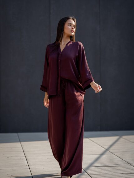 CALÇA BORGONHA COM ELÁSTICO RUGA