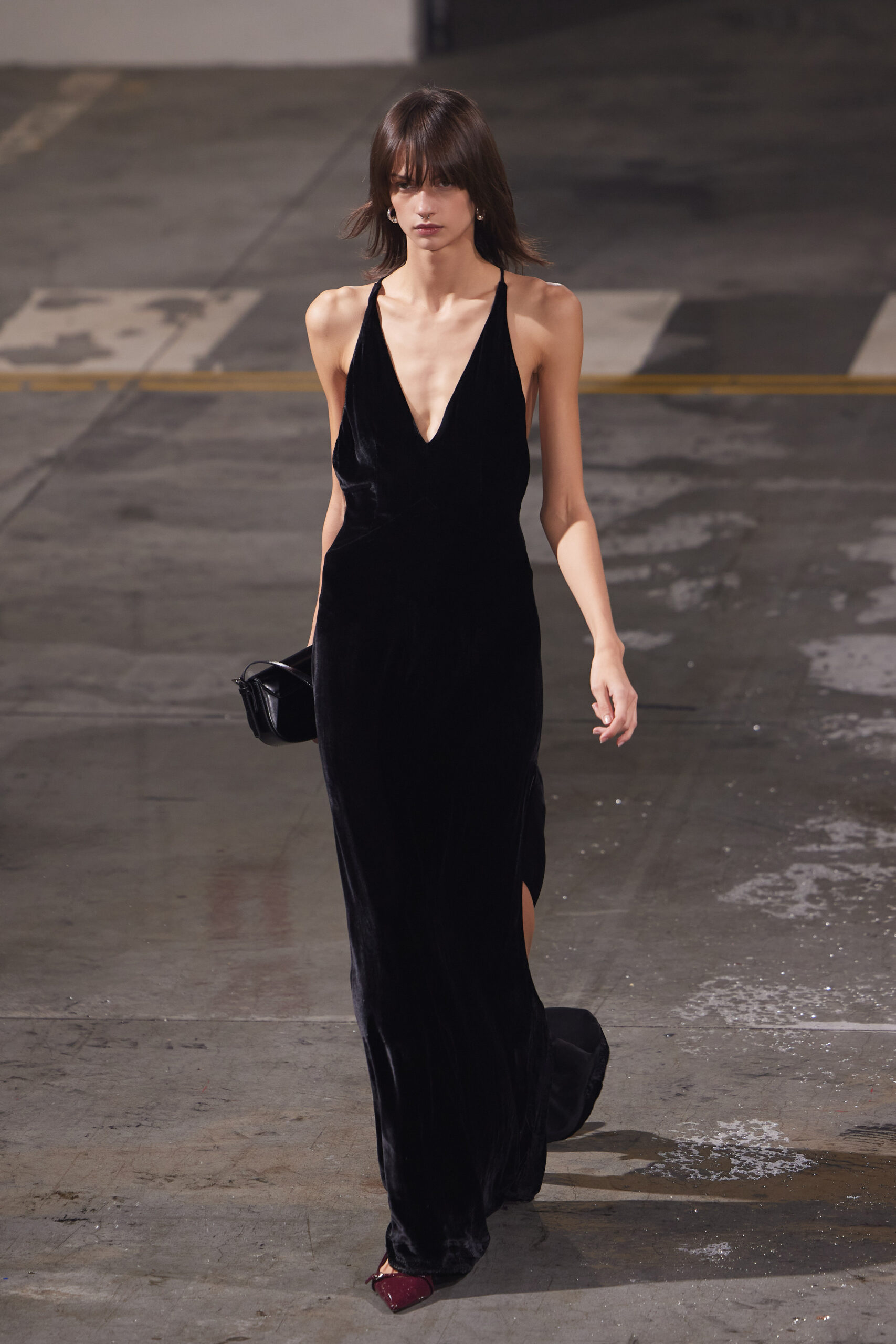 009 394A8256 VESTIDO LONGO EM VELUDO ELEH - Image 1