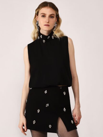 TOP PRETO SEM MANGAS COM APLIQUES BRILHANTES DIXIE
