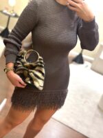 VESTIDO EM MALHA CASTANHO COM FRANJAS PONTO CHIC - Image 4