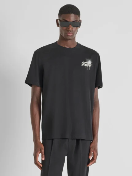 T-SHIRT PRETA COM ESTAMPADO ARTISTICO ANTONY MORATO