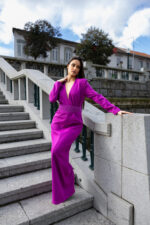 VESTIDO MIDI BERINGELA COM CINTO DE BRILHANTES LANÇA PERFUME