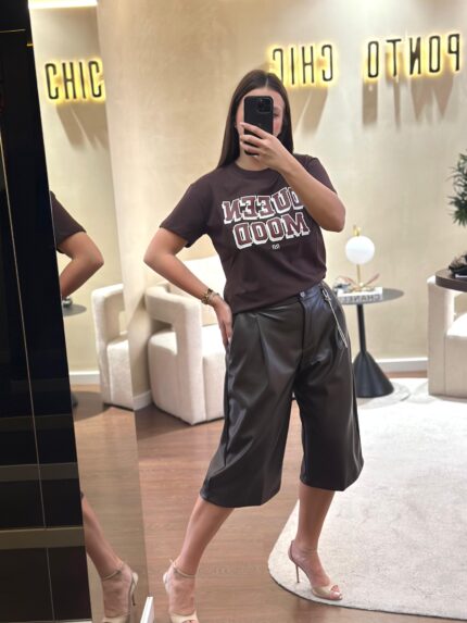 T-SHIRT CASTANHA QUEEN MOOD RINASCIMENTO