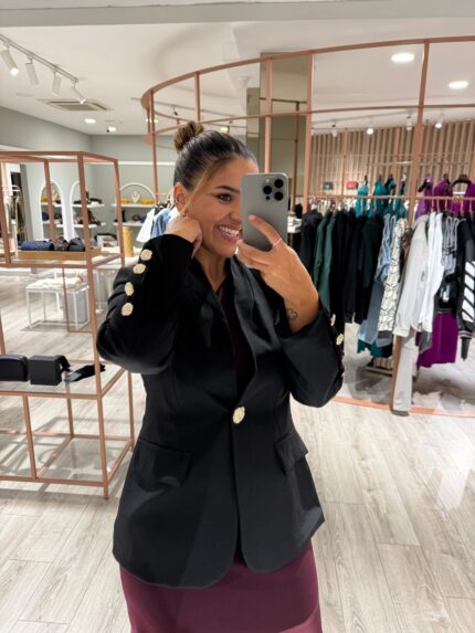 BLAZER PRETO COM BOTÕES DOURADOS PONTO CHIC