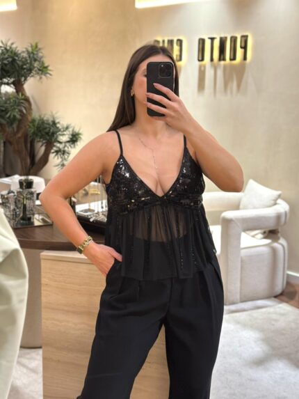 TOP PRETO EM TULE COM BORDADO DE LANTEJOULAS PONTO CHIC