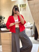CASACO VERMELHO COM FOLHO SILVINA CAMPOS