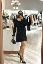 VESTIDO PRETO COM DECOTE DRAPEADO NAS COSTAS RINASCIMENTO