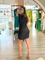 VESTIDO PRETO ASSIMÉTRICO COM DRAPEADO RINASCIMENTO - Image 4
