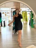 VESTIDO PRETO ASSIMÉTRICO COM DRAPEADO RINASCIMENTO - Image 3