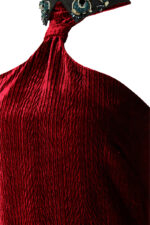 VESTIDO DE VELUDO COM APLICAÇÃO EM JOÍAS SAHOCO - Image 3